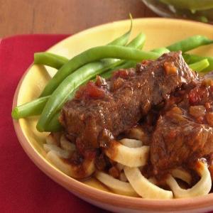 Slow Cooker Salsa Swiss Steak with Noodles_image