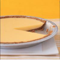Lemon Pie with Pecan Crumb Crust_image