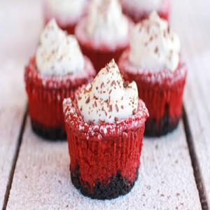 Red Velvet Cheesecake Mini Pies_image