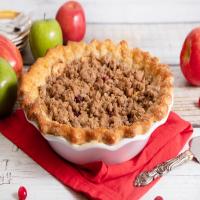 Reduced-Sugar Cranberry Apple Streusel Pie_image