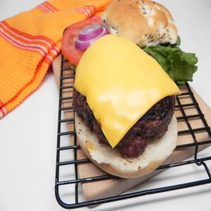 Cheesy 'Steakburger'_image