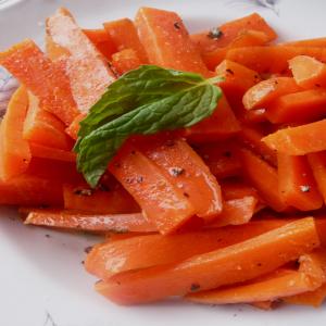 Buttery Mint Carrots_image
