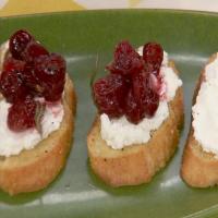 Sunny's Easy Cranberry and Goat Cheese Crostini_image