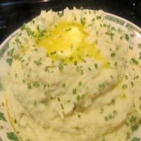 Creamy Mashed Potatoes W/Sour Cream & Chive image