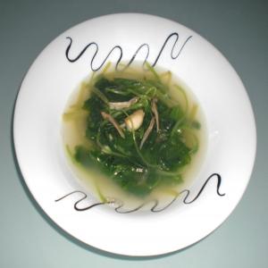 Mom's Spinach Soup With Anchovies_image