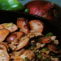 Skillet New Potatoes, Bell Pepper, and Bacon_image