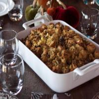 Cornbread Dressing with Sausage, Apples and Mushrooms_image