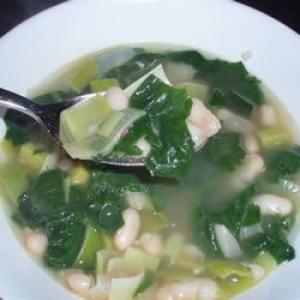 Spinach and Leek White Bean Soup_image