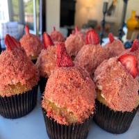 Ice Cream Truck-Style Strawberry Shortcake Cupcakes_image