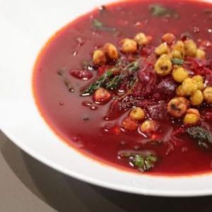 Kurdish beetroot and spinach soup with spiced chickpeas_image
