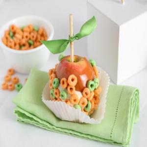 Cereal-Dipped Caramel Apples_image