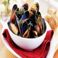 Garlic and wine mussels recipe_image