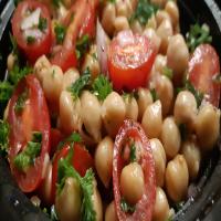 Chickpea Salad with Red Onion and Tomato image
