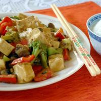 Tofu and Veggies in Peanut Sauce_image