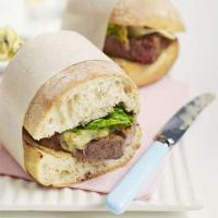 Griddled steak sandwich with olive & caper butter_image