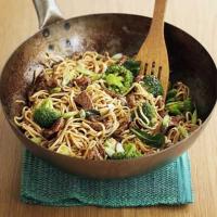 Quick beef & broccoli noodles image