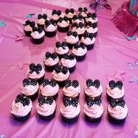 Minnie Mouse® Cupcakes image