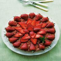 Almond Macaroon Galette with Strawberries_image