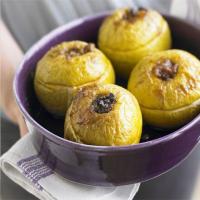 Baked apples with prunes, cinnamon & ginger image