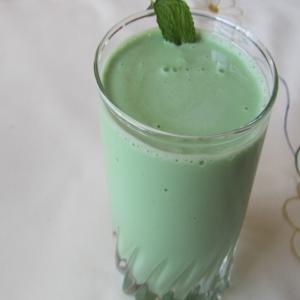 Zen Green Tea Shake With Mint and St-Germain Liqueur_image