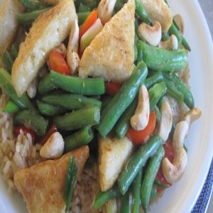 Laquered Tofu Triangles With Green Beans and Cashews_image