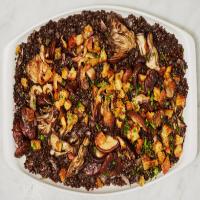Roasted Mushrooms With Braised Black Lentils and Parsley Croutons_image