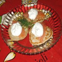Smoked Salmon and Dill Blinis_image