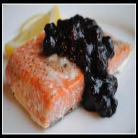 Grilled Salmon with Blueberry Sauce_image