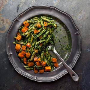 Pasta With Kale Pesto and Roasted Butternut Squash Recipe_image