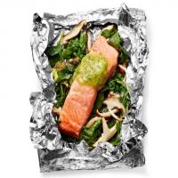 Foil-Packet Salmon with Mushrooms and Spinach image