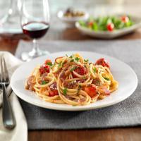 Barilla® Gluten Free Spaghetti with Caramelized Red Onions and Whole Cherry Tomatoes, Pine Nuts and Pecorino Cheese_image