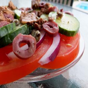 A Simple Greek Salad_image