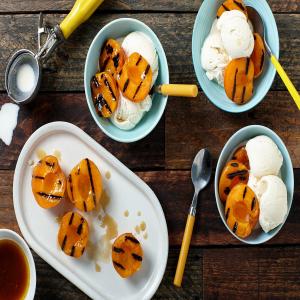 Grilled Maple-Butter Apricots with Vanilla Ice Cream_image