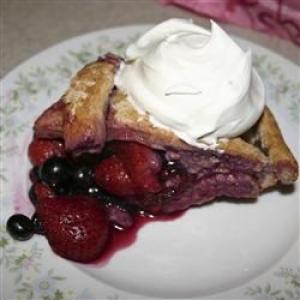 Mixed Berry Pie with Honey Whole Wheat Crust_image