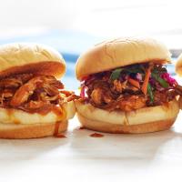 Slow Cooker Pulled Chicken Sliders_image