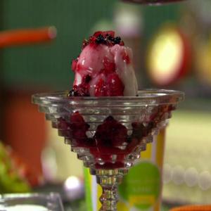 Very Berry Smash with Meringues and Sorbet or Ice Cream_image