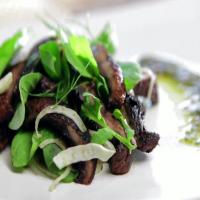 Grilled Portobello Salad with Hazelnut Pesto_image