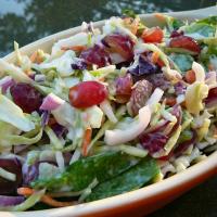 Coleslaw With Grapes and Spinach_image