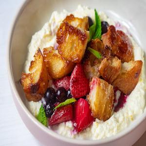 Ricotta And Berries With Caramelized Croutons - Giadzy_image