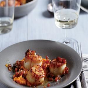Seared Scallops with Bacon Marmalade_image