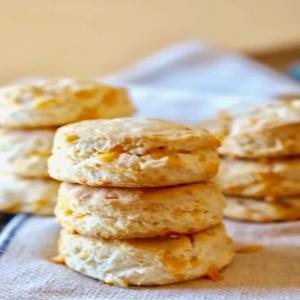 Easy Southern Cheddar Biscuits Recipe_image