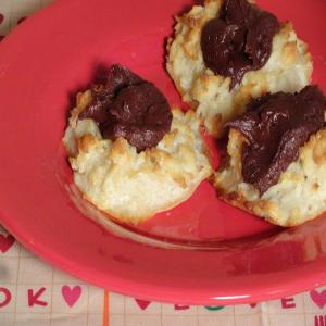Ganache filled Coconut Macaroons_image