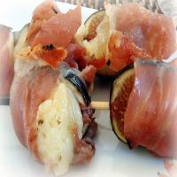 Grilled Fresh Figs, Brie & Prosciutto Recipe - (4.4/5)_image