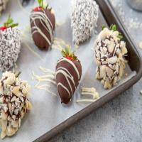 Chocolate Dipped Strawberries - 4 Ways!_image
