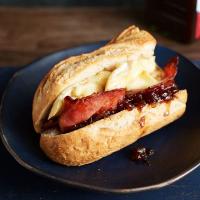 Bacon, brie and red onion baguettes_image