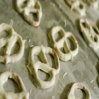 White Chocolate-Covered Pretzels_image