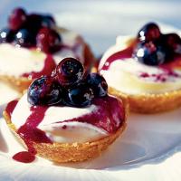 Little blueberry cream tarts image