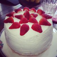 Carry Cake with Strawberries and Whipped Cream_image