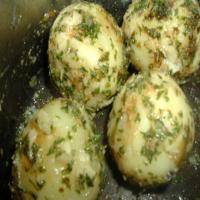 Buttered and Herbed New Potatoes image