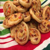 Puff Pastry Pinwheels with Bell Peppers, Cream Cheese, and Salami_image